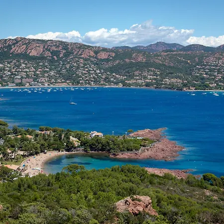Lejlighed Climatise Proche Et Commerces Avec Balcon, Parking, Et Wifi A Saint-raphael - Fr-1-466a-32 Saint-Raphaël