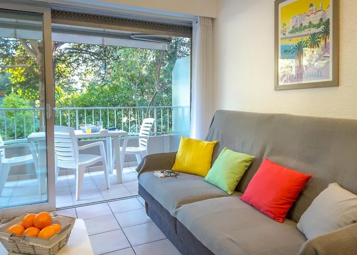 Apartmán Climatise Proche Et Commerces Avec Balcon, Parking, Et Wifi A Saint-raphael - Fr-1-466a-32 *